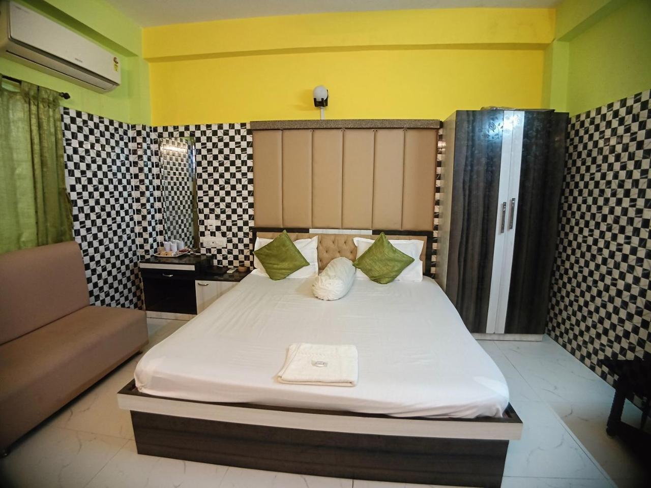 Hotel Hindusthan Inn Мандармони Екстериор снимка