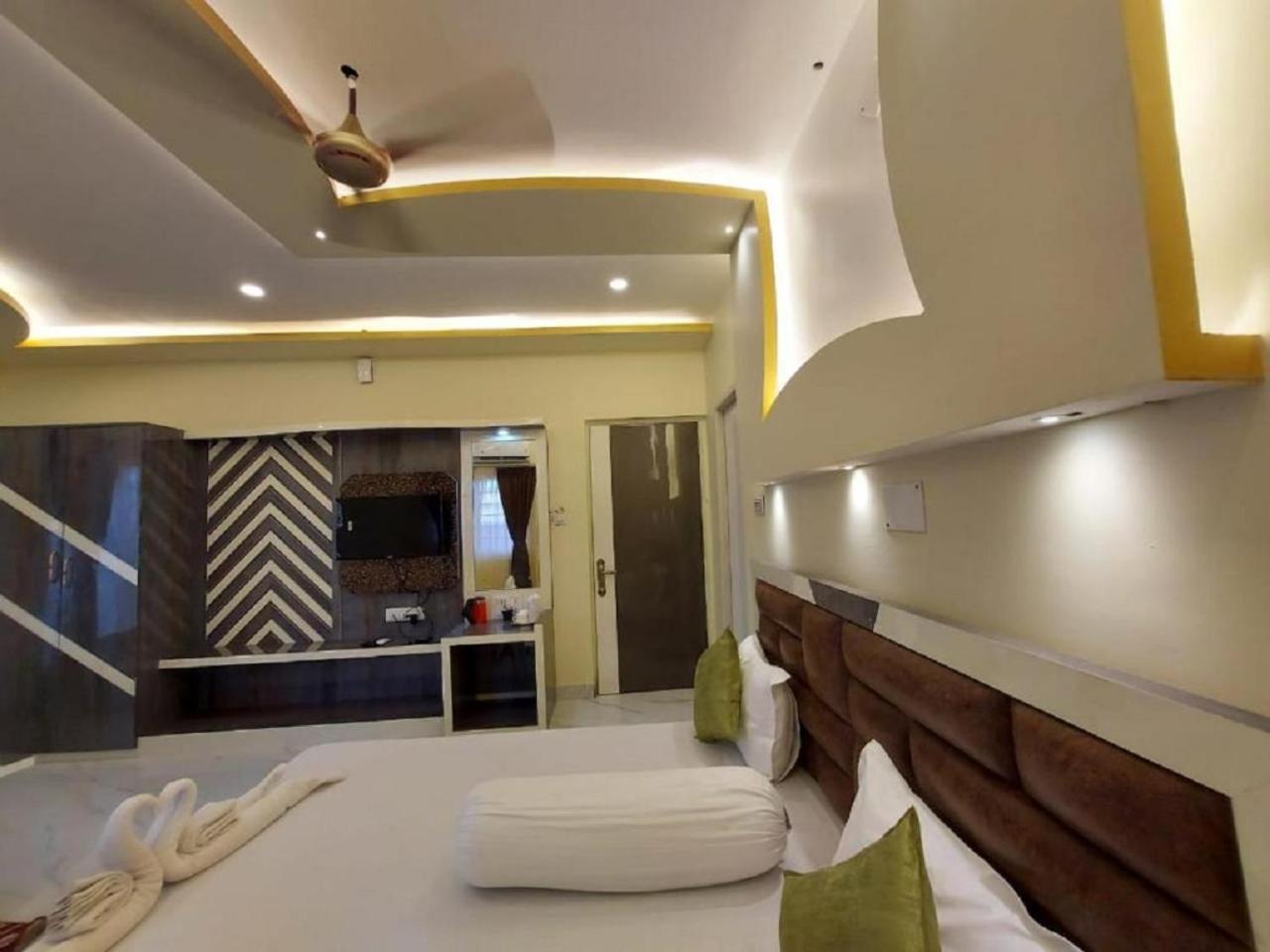 Hotel Hindusthan Inn Мандармони Екстериор снимка
