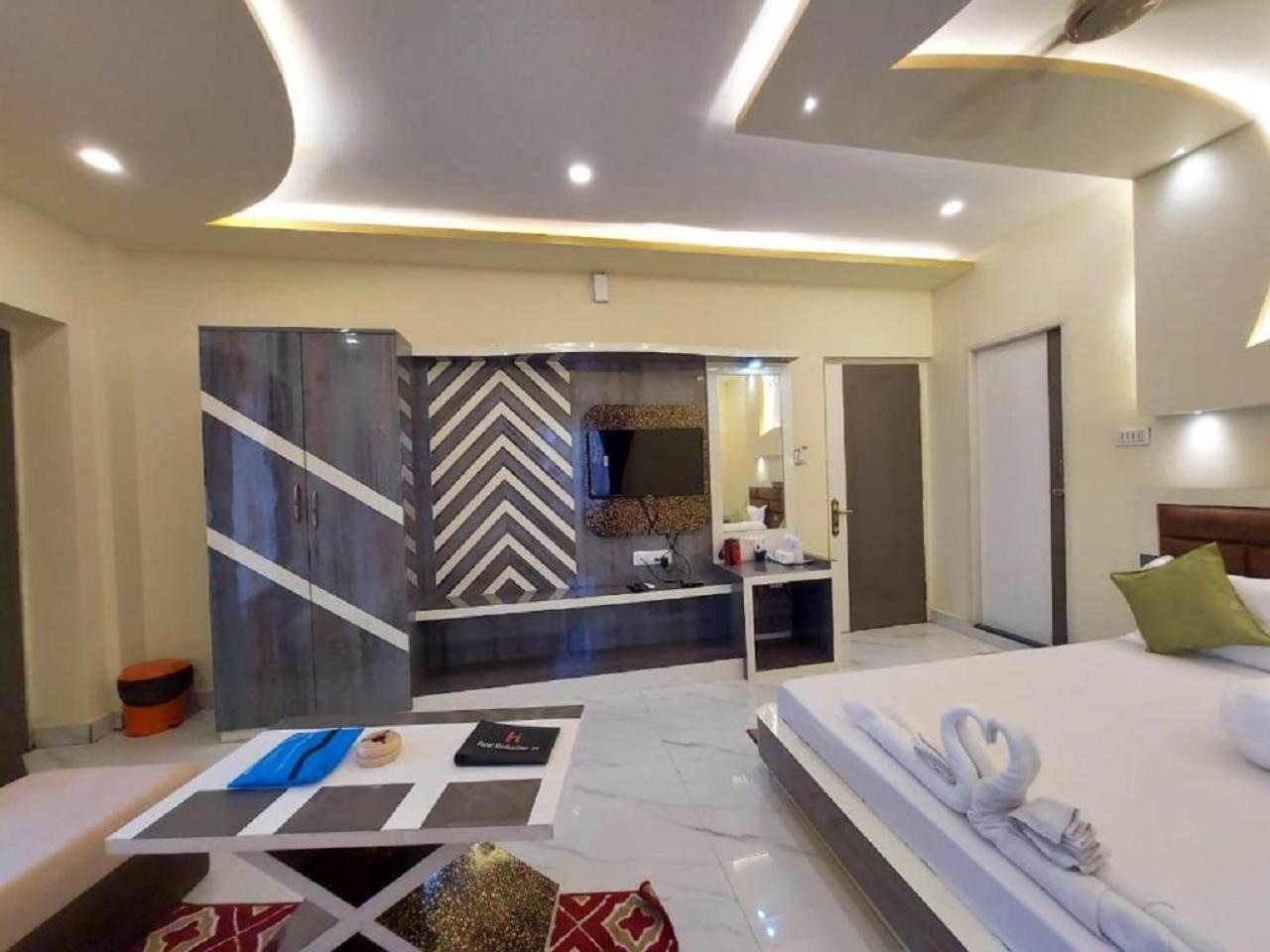 Hotel Hindusthan Inn Мандармони Екстериор снимка